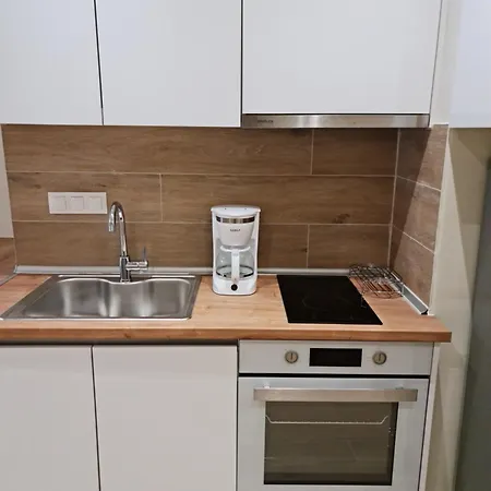 Kyana Luxury * 塞萨洛尼基
